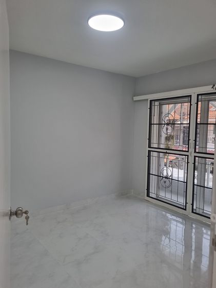 Pruksa มีบางส่วน สร้างเสร็จก่อน 2010 บ้านทาวน์เฮ้าส์ รูปที่ 4