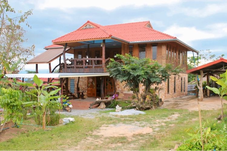 ไม่ใช่ 🏔️ ตื่นมาจิบกาแฟชมวิวเขา กินทุเรียนจากต้นที่ "น้ำหนาว" กันครับ รูปที่ 2
