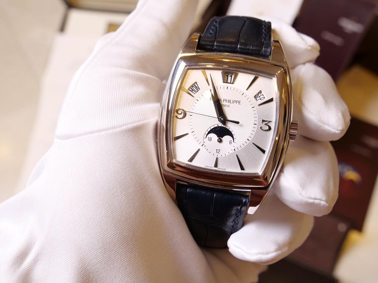 Patek Philippe annual callendar 5135G  รูปที่ 4