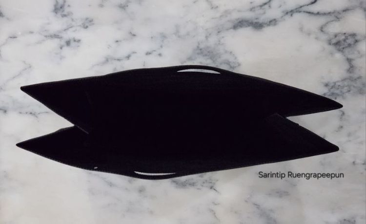 ARI SPUNBOND BAG ถุงผ้าอเนกประสงค์ สีดำแถบขาว จาก Ari Shop ขนาด 28×35×10 ซม.(11"×14"×4") รูปที่ 5