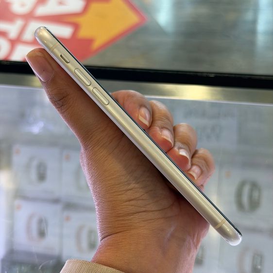 iPhone11 64GB สีขาว เครื่องศูนย์ โมเดลTH 🔥🔥 รูปที่ 3