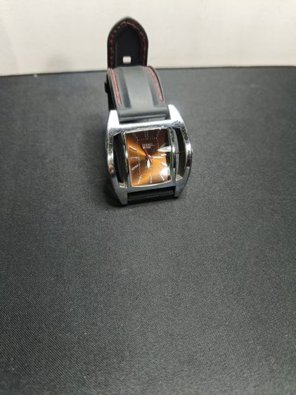 นาฬิกาข้อมือชาย ทรงสปอร์ต หน้าปัดน้ำตาล สายดำด้ายแดง รูปที่ 7