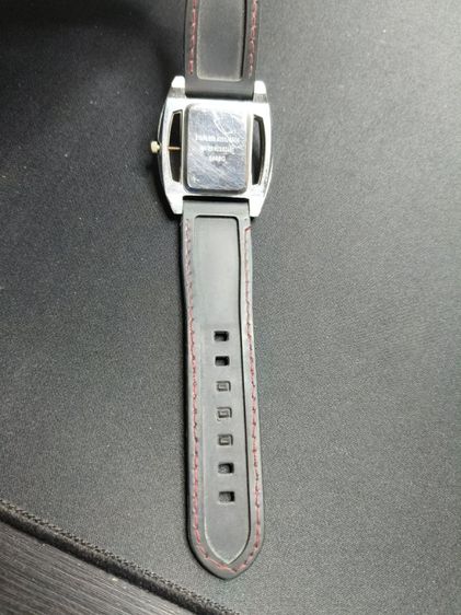 นาฬิกาข้อมือชาย ทรงสปอร์ต หน้าปัดน้ำตาล สายดำด้ายแดง รูปที่ 10