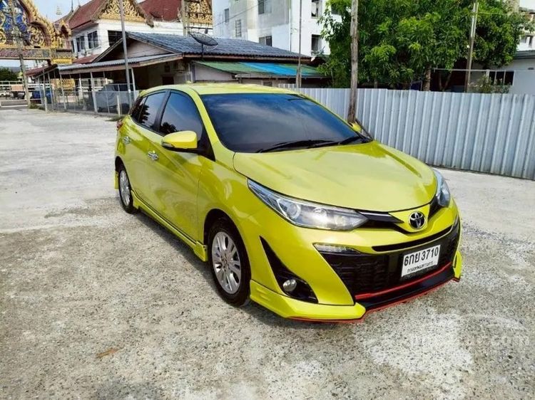 รถ Toyota Yaris 1.2 G สี เหลือง