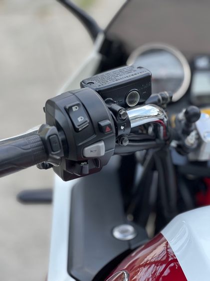 Honda CB1300 super bold or 2022 รถเทสไดร์ฟศูนย์ สวยจัด หายาก รูปที่ 7