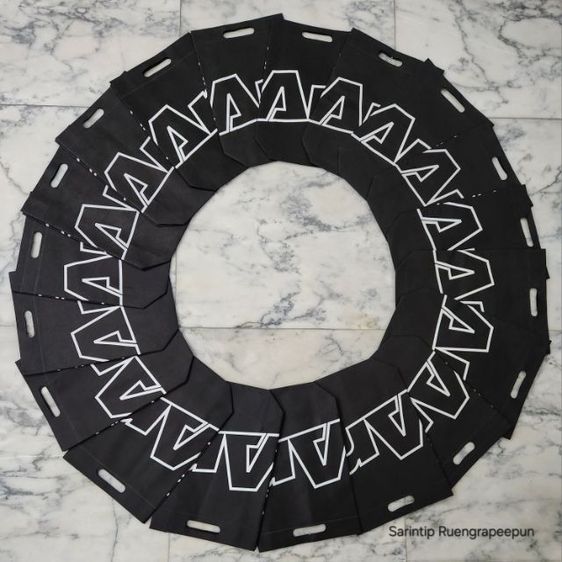 ARI OUTLINE SPUNBOND BAG ถุงผ้าอเนกประสงค์ สีดำอาริโลโก้แบบเส้นขอบขาว จาก Ari Shop ขนาด 27.5×35×10 ซม.(11"×14"×4")  รูปที่ 10