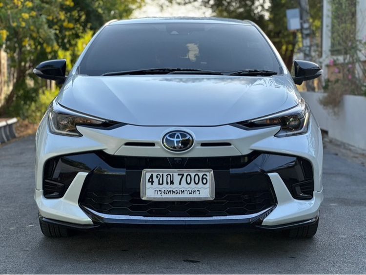 รถ Toyota Yaris 1.2 Premium สี ขาว