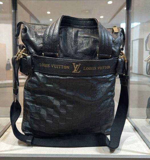 Louis Vuitton Messenger Voyager PM Monogram Shadow Leather  รูปที่ 8