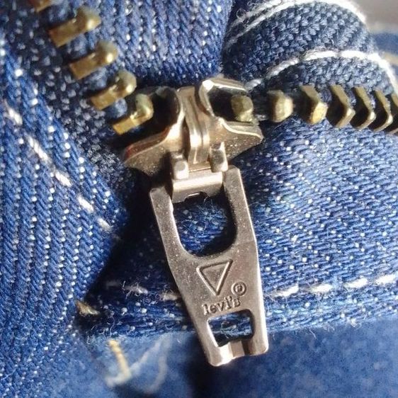 กางเกงยีนส์ levi's ผู้หญิง ยีนส์ดีไซด์สไตล์ญี่ปุ่น ( มีตำหนิขายลดราคา )  รูปที่ 4