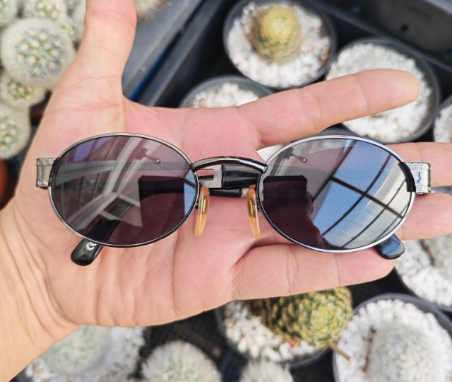 อื่นๆ แว่นตากันแดด แว่นกันแดด Vintage Versace Mod. S68 Col.89M Gunmetal สวยมาก ราคาแบ่งปันครับ