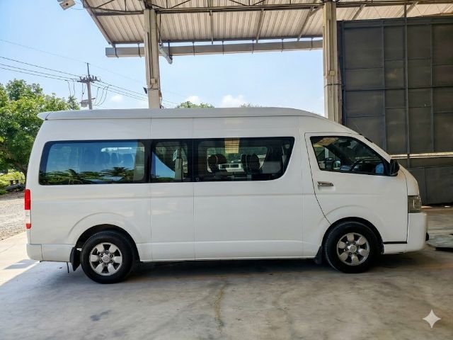 Toyota Commuter 2011 2.7 Van เบนซิน LPG เกียร์อัตโนมัติ ขาว รูปที่ 2