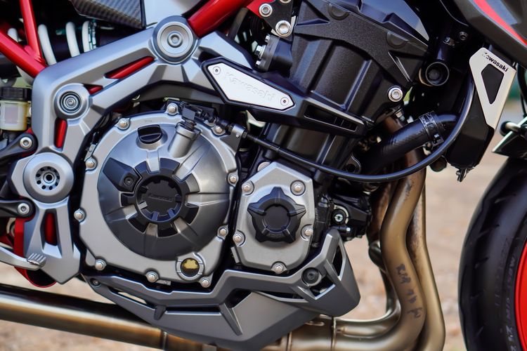 KAWASAKI Z900 SE ABS ปี 2019 เริ่มต้นฟรีดาวน์ พร้อมท่อแต่ง AKRAPOVIC แท้  รูปที่ 7