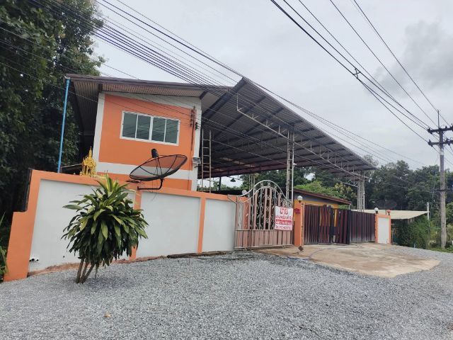 มีบางส่วน 2022 ใช่ บ้านตึกพร้อมห้องเช่า6หลัง รูปที่ 2