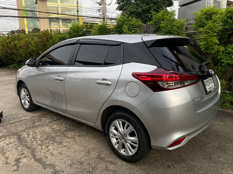 Toyota Yaris 2019 1.2 E Sedan เบนซิน ไม่ติดแก๊ส เกียร์อัตโนมัติ บรอนซ์เงิน รูปที่ 3