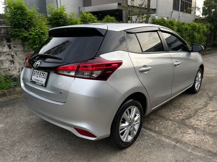 Toyota Yaris 2019 1.2 E Sedan เบนซิน ไม่ติดแก๊ส เกียร์อัตโนมัติ บรอนซ์เงิน รูปที่ 4