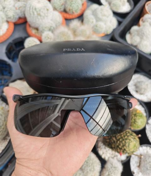 แว่นตากันแดด แว่นกันแดด​ Prada​ Sport​ หายากสุดๆ​ อย่างสวย​ ราคาแบ่งปันครับ