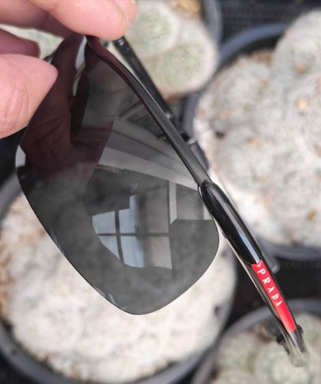 แว่นกันแดด​ Prada​ Sport​ หายากสุดๆ​ อย่างสวย​ ราคาแบ่งปันครับ รูปที่ 12