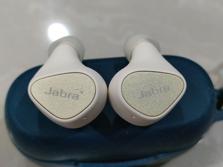 Jabra elite 3 มือสอง สภาพดี กล่องครบ 