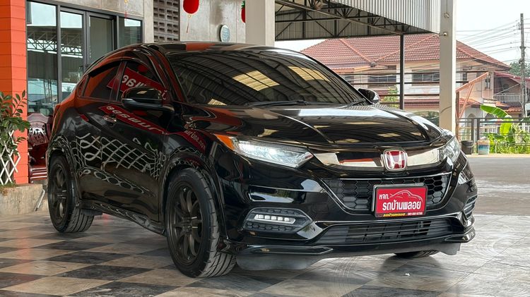 Honda HR-V 2018 1.8 RS Utility-car เบนซิน ไม่ติดแก๊ส เกียร์อัตโนมัติ ดำ รูปที่ 3