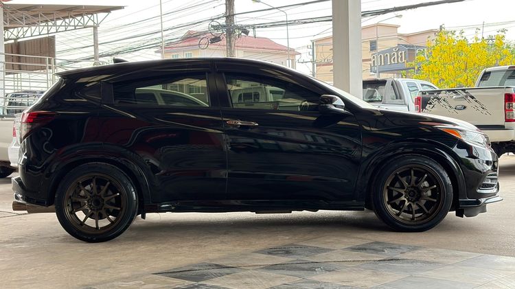Honda HR-V 2018 1.8 RS Utility-car เบนซิน ไม่ติดแก๊ส เกียร์อัตโนมัติ ดำ รูปที่ 4