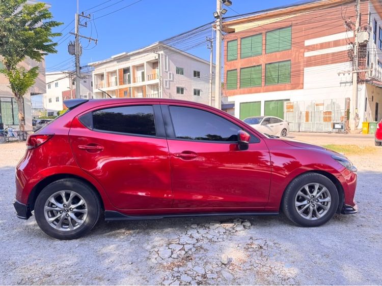 Mazda Mazda 2 2021 1.3 C Sports Sedan เบนซิน เกียร์อัตโนมัติ แดง รูปที่ 4