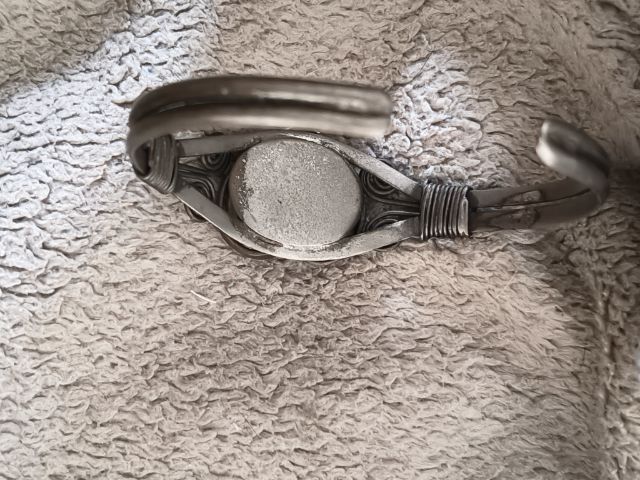 ขาย กำไลแก้วขนเหล็กแท้ รูปที่ 4