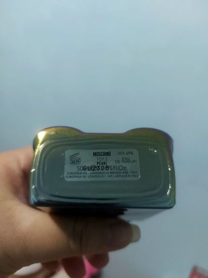 น้ำหอม moschino ใช้ 2 ครั้งส่งต่อค่ะ