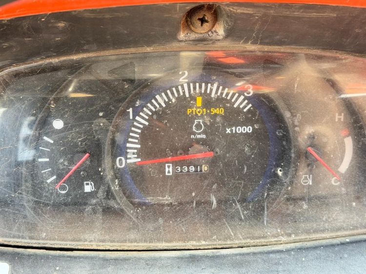 Kubota L4708 รูปที่ 5