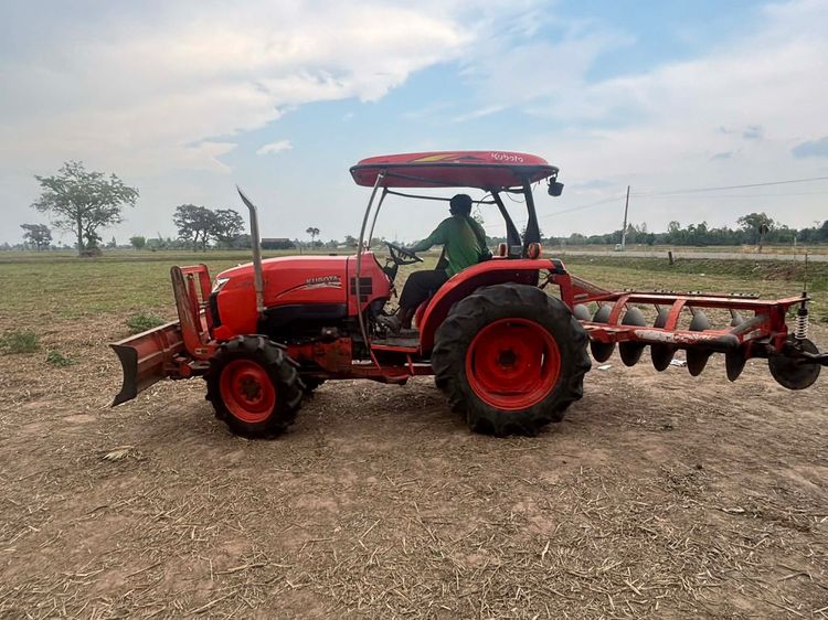 Kubota L4708 รูปที่ 2