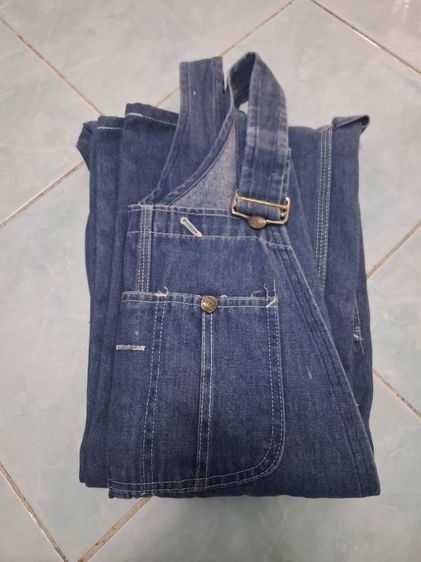 ชุดเอี๊ยมยีนส์มือสองสำหรับผู้หญิง size l ขนาดสะโพก 32 รูปที่ 2