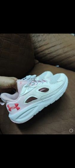 รองเท้าผ้าใบ