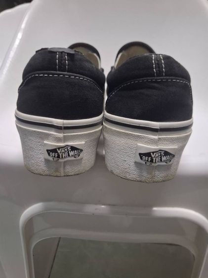 รองเท้า vans สีดำมือสองเบอร์ 39 40 ใส่ได้