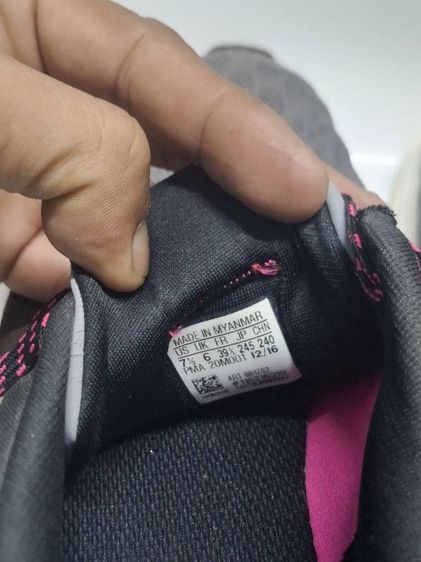 รองเท้าผ้าใบสำหรับวิ่งหรือเดินเบอร์ 39 ตำหนิตามรูป รูปที่ 6