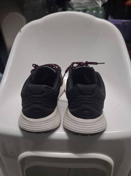 รองเท้าผ้าใบสำหรับวิ่งหรือเดินเบอร์ 39 ตำหนิตามรูป