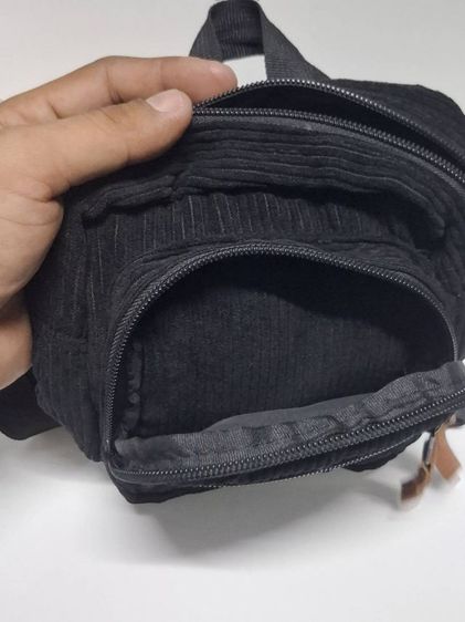 กระเป๋าสะพายสีดำมือสองยี่ห้อ fila รูปที่ 4