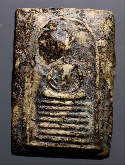 พระสมเด็จวัดเกศไชโยเจ็ดชั้นไหล่ตรง