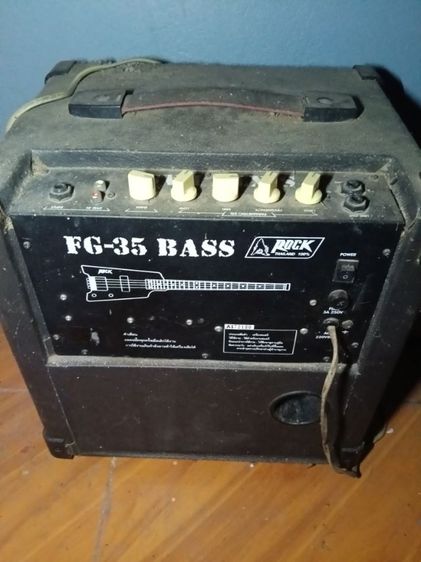 เป็นแอมป์เบสรุ่นเล็ก ดอกลำโพง 10 นิ้ว