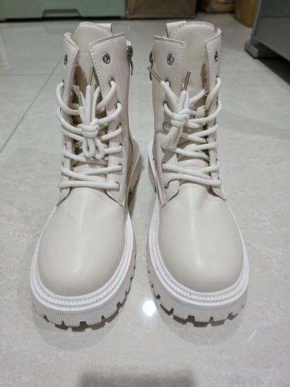 รองเท้าบูท size 41 บุขน กันหนาว กันลื่น สีขาว