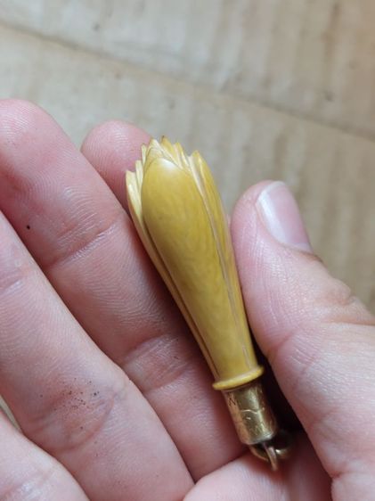 เครื่องรางดอกจำปีหลวงพ่อสดวัดปากน้ำดอกใหญ่