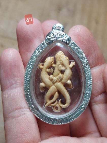 เครื่องรางจิ้งจกหลวงปู่หน่ายวัดบ้านแจ้งอยุทธยาศิลยุคต้นเลี่ยมเงินแท้