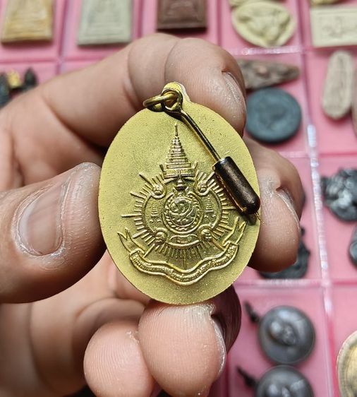 เหรียญ 6 รอบ พ่อ ร9