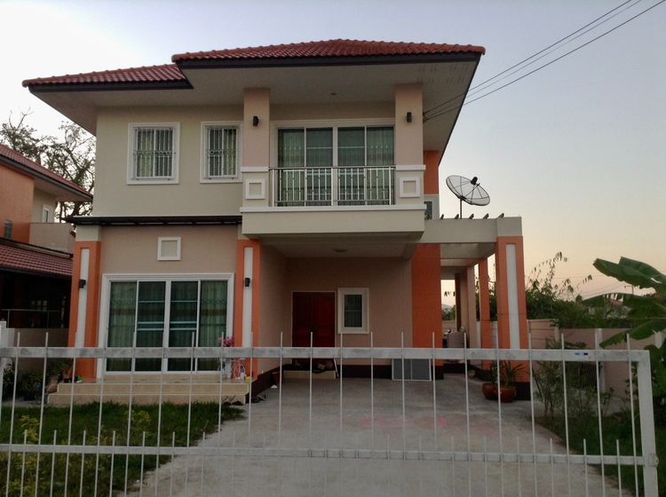 บ้านเดี่ยว 2 ชั้น 78 ตารางวา  3 ห้องนอน 2 ห้องน้ำ  3500000 บาท บ้านพร้อมโอนไม่ติดธนาคาร