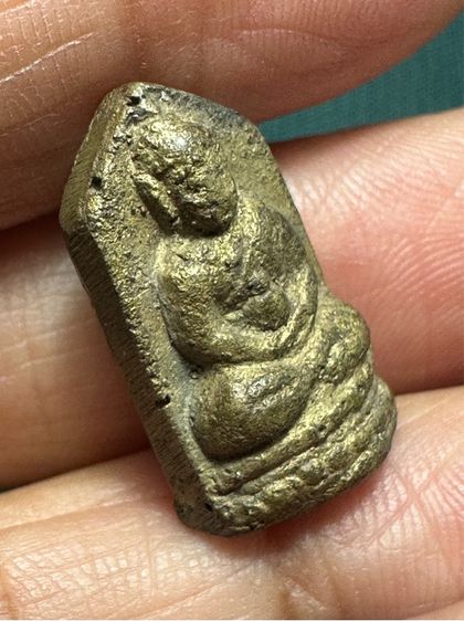 🙏เหรียญหล่อพระชัยวัฒน์ครึ่งซีก ไม่ทราบที่ รูปที่ 3