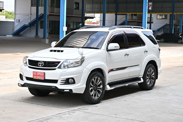 Toyota Fortuner 2015 3.0 TRD Sportivo 4WD Utility-car ดีเซล ไม่ติดแก๊ส เกียร์อัตโนมัติ ขาว รูปที่ 2