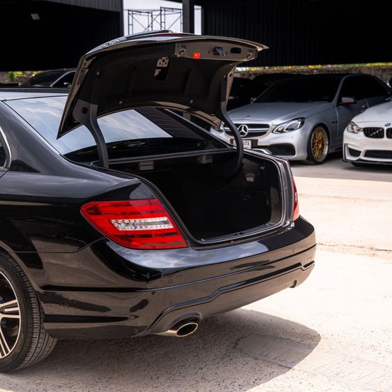 Mercedes-Benz C-Class 2015 C200 Sedan เบนซิน ดำ รูปที่ 3
