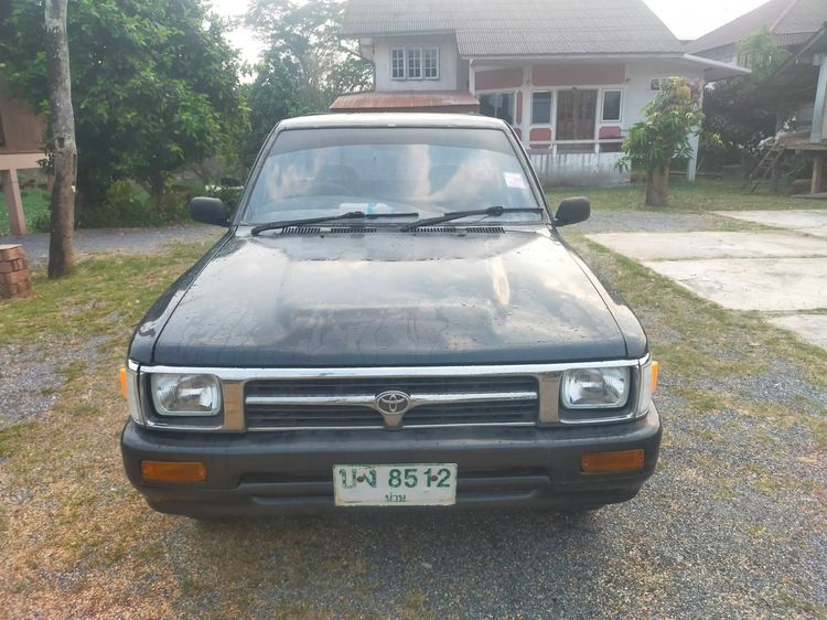 รถ Toyota Hilux Mighty-X 2.4 สี เขียว