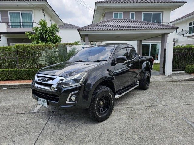 Isuzu D-MAX 2017 1.9 Hi-Lander L Sedan ดีเซล เกียร์ธรรมดา ดำ รูปที่ 4