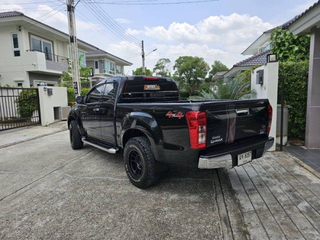 Isuzu D-MAX 2017 1.9 Hi-Lander L Sedan ดีเซล เกียร์ธรรมดา ดำ รูปที่ 2
