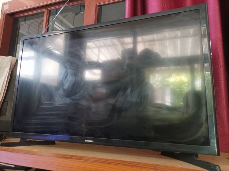 SAMSUNG digital led tv 32 นิ้ว รุ่นua32j4300 ดูทีวีดิจิตอลได้ไม่ต้องต่อกล่อง  ภาพดีสีสวย รีโมทครบ ขาย 1690 บาท 