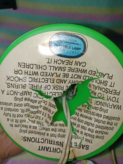 โคมไฟรูปดินสอสีเหลือง Crayola จาก Ralphco Inc. ปี 1992  รูปที่ 4